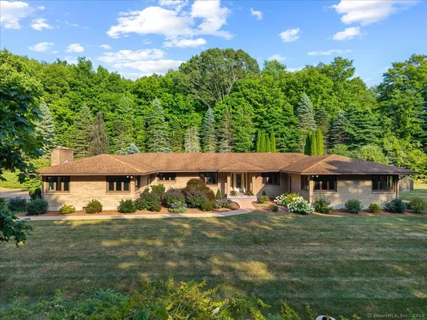 $849,900 | 70 R Tri Mountain Road, Durham, CT 06422