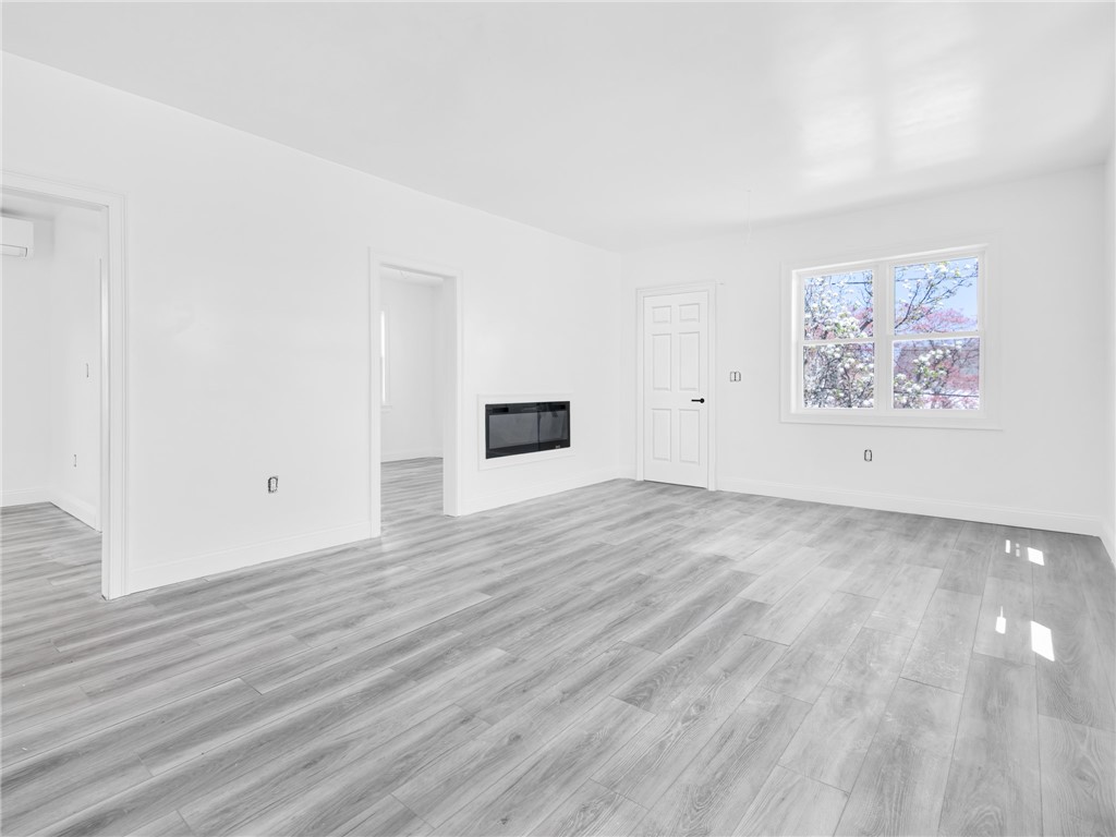 6 Shafter Street Providence, RI 02909 - Photo 4 of 19 Living room