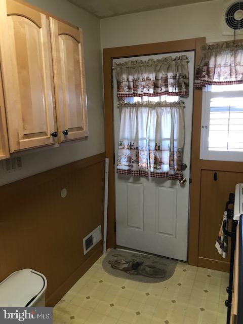 816 Middlesex Road Baltimore, MD 21221 - Photo 13 of 22 Kitchen