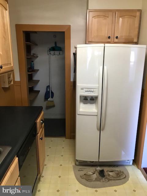 816 Middlesex Road Baltimore, MD 21221 - Photo 14 of 22 Kitchen