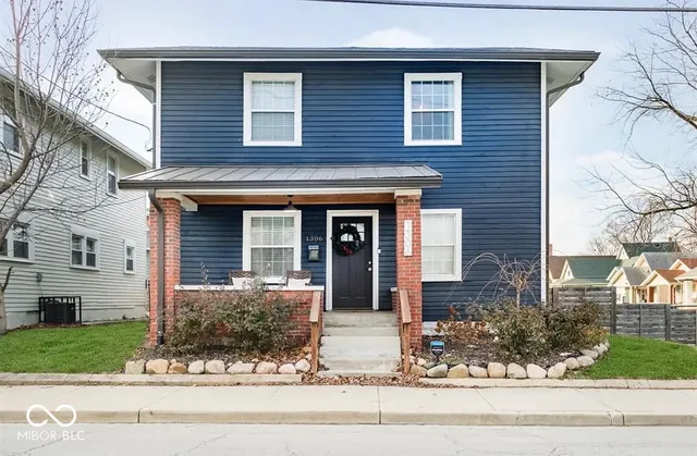 $2,800 | 1306 South East Street, Indianapolis, IN 46225