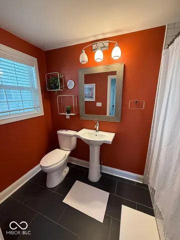 $2,800 | 1306 South East Street, Indianapolis, IN 46225