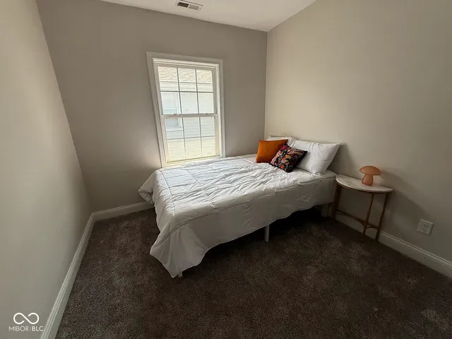 $2,800 | 1306 South East Street, Indianapolis, IN 46225