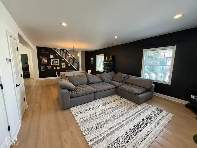 $2,800 | 1306 South East Street, Indianapolis, IN 46225