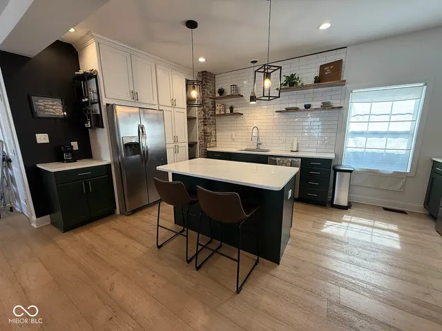 $2,800 | 1306 South East Street, Indianapolis, IN 46225