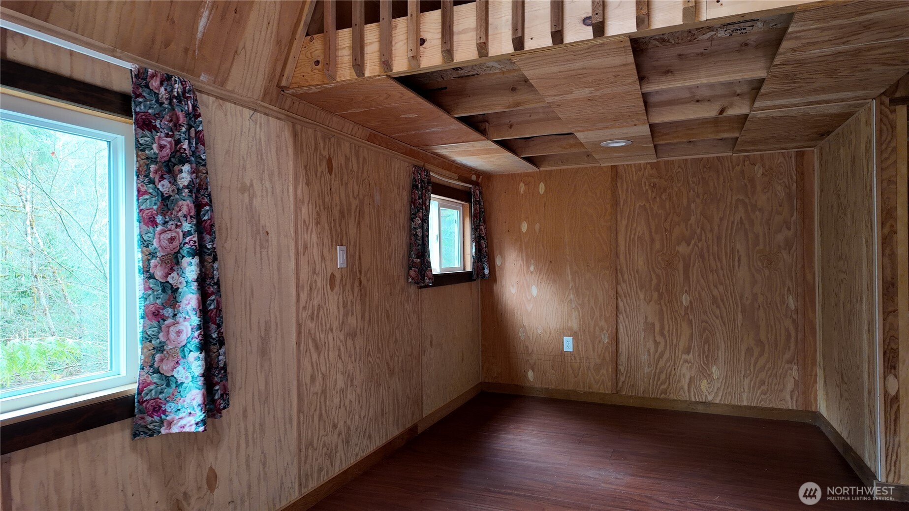 0 Cascade River Road, Unit D1203 Marblemount, WA 98267 - Photo 18 of 32 a view of entryway with wooden floor