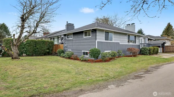 $925,000 | 7301 32nd Avenue South, Seattle, WA 98118