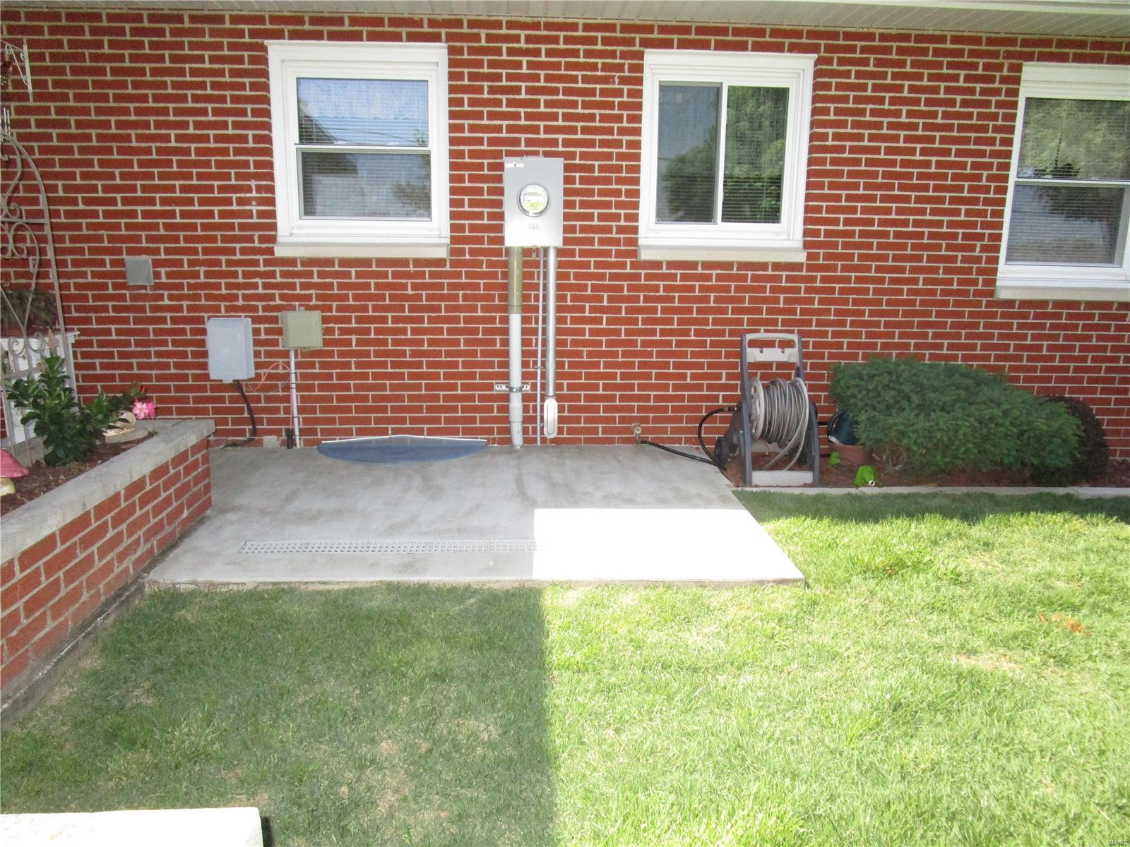 120 East Old Plank Road Chester, IL 62233 - Photo 7 of 28
