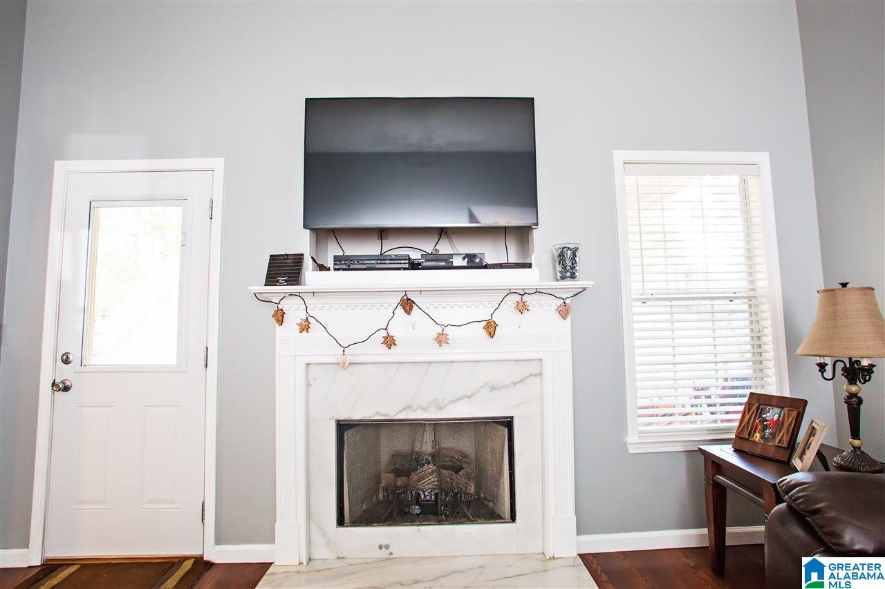 1040 Kerry Drive Calera, AL 35040 - Photo 8 of 40