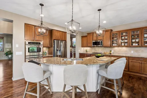 $950,000 | 1800 Carriage Drive, Victoria, MN 55386