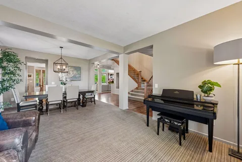 $950,000 | 1800 Carriage Drive, Victoria, MN 55386