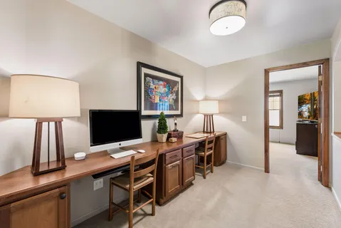$950,000 | 1800 Carriage Drive, Victoria, MN 55386