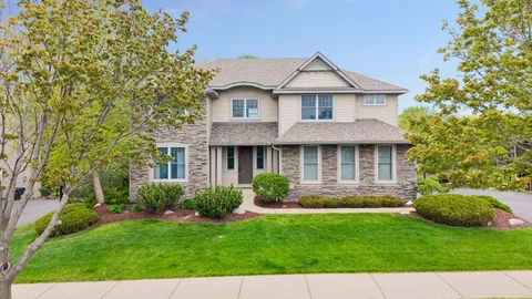 $950,000 | 1800 Carriage Drive, Victoria, MN 55386