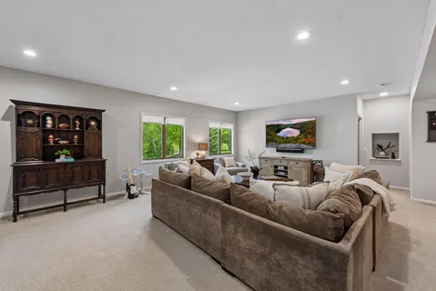 $950,000 | 1800 Carriage Drive, Victoria, MN 55386