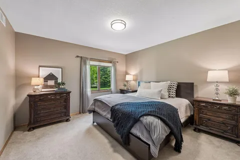 $950,000 | 1800 Carriage Drive, Victoria, MN 55386