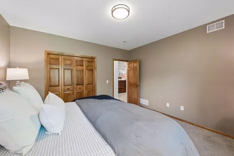 $950,000 | 1800 Carriage Drive, Victoria, MN 55386