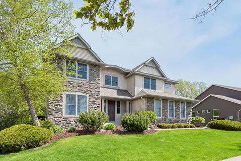 $950,000 | 1800 Carriage Drive, Victoria, MN 55386