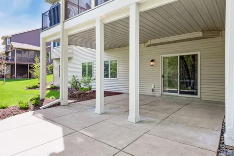 $950,000 | 1800 Carriage Drive, Victoria, MN 55386