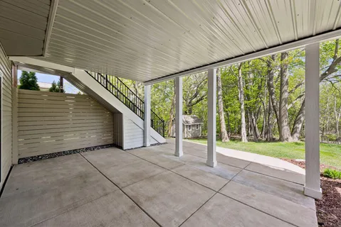$950,000 | 1800 Carriage Drive, Victoria, MN 55386