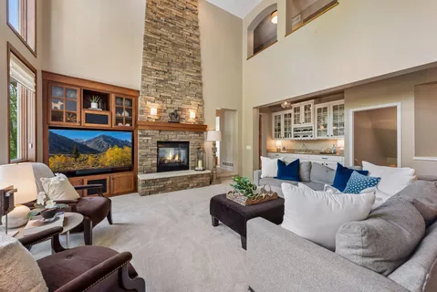 $950,000 | 1800 Carriage Drive, Victoria, MN 55386