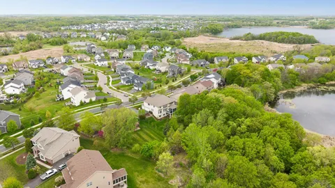$950,000 | 1800 Carriage Drive, Victoria, MN 55386