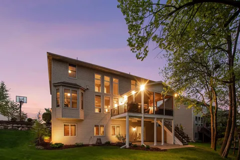 $950,000 | 1800 Carriage Drive, Victoria, MN 55386