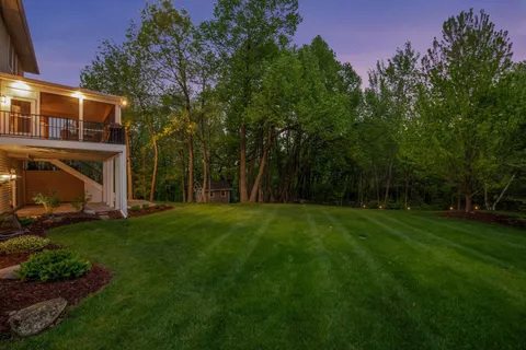 $950,000 | 1800 Carriage Drive, Victoria, MN 55386