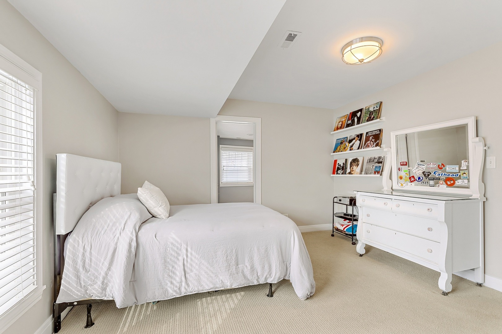 1078 Ridge Road Highland Park, IL 60035 - Photo 20 of 31 Gallery Image 20
