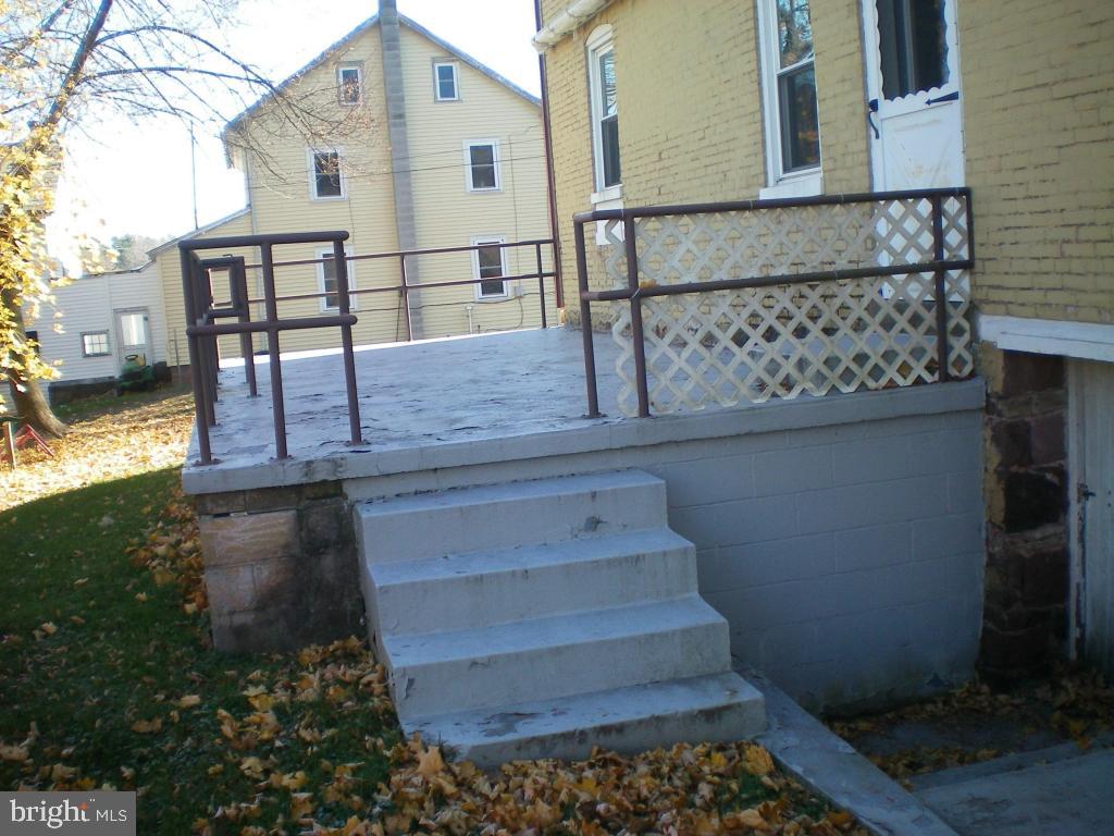 178 North Reamstown Road Stevens, PA 17578 - Photo 3 of 8 Gallery Image 3