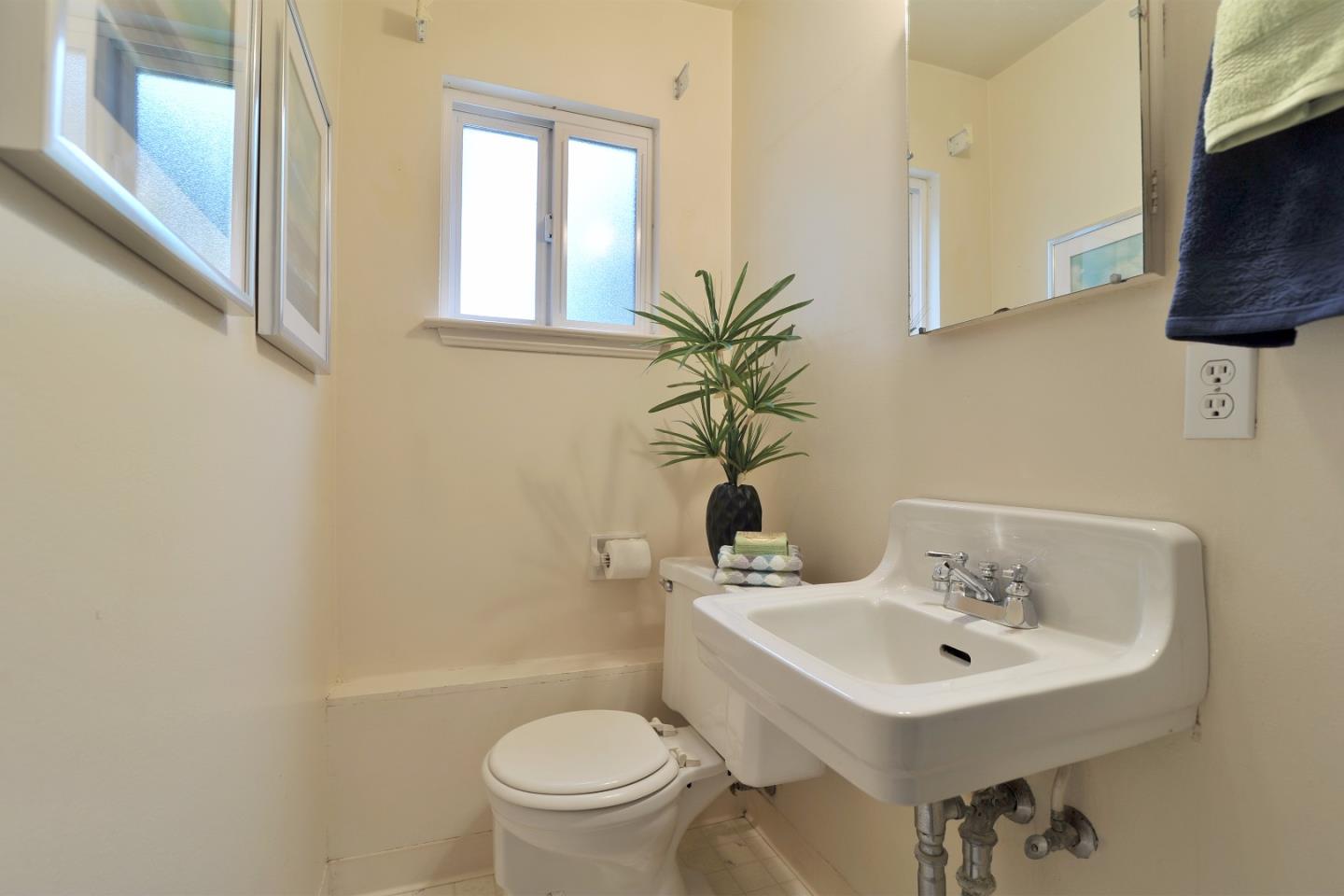 824 Bucknall Road Campbell, CA 95008 - Photo 6 of 10 Gallery Image 6