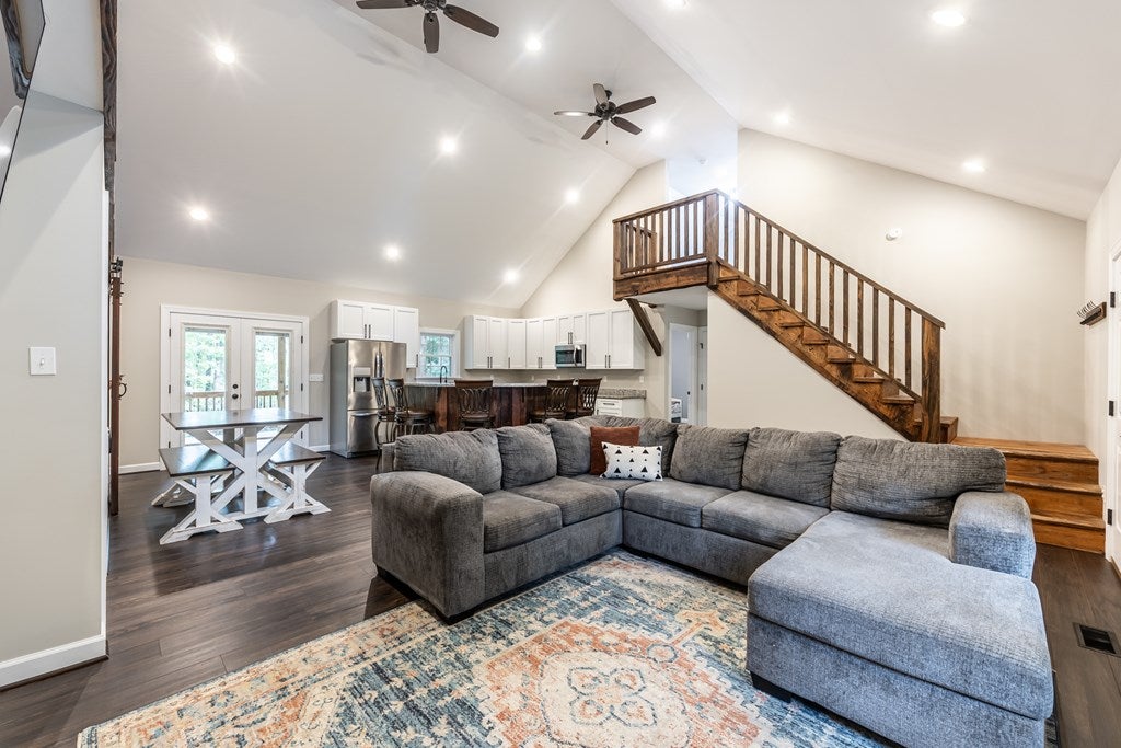 1387 Spreading Oaks Road Arvonia, VA 23004 - Photo 5 of 26 Gallery Image 5