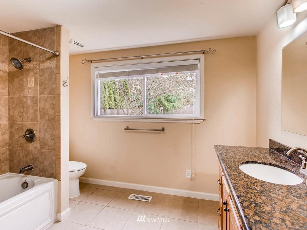 14526 167th Place Southeast Renton, WA 98059 - Photo 11 of 23 Gallery Image 11
