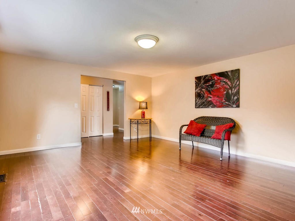 14526 167th Place Southeast Renton, WA 98059 - Photo 3 of 23 Gallery Image 3