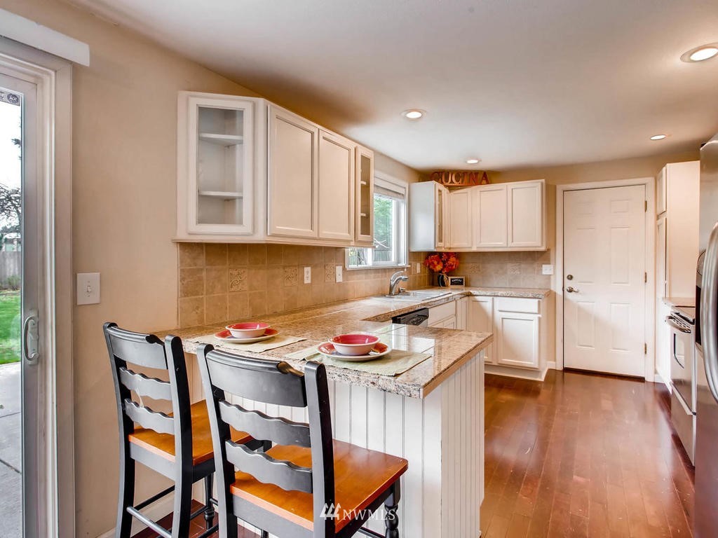 14526 167th Place Southeast Renton, WA 98059 - Photo 4 of 23 Gallery Image 4