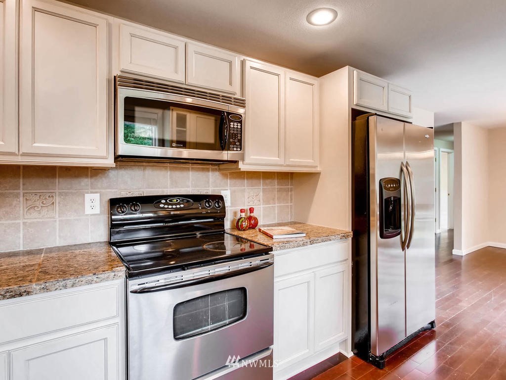 14526 167th Place Southeast Renton, WA 98059 - Photo 6 of 23 Gallery Image 6