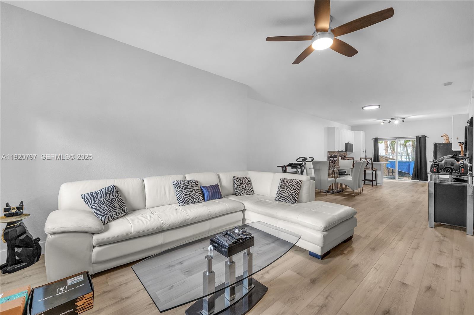 4950 Washington Street, Unit 1 Hollywood, FL 33021 - Photo 3 of 15