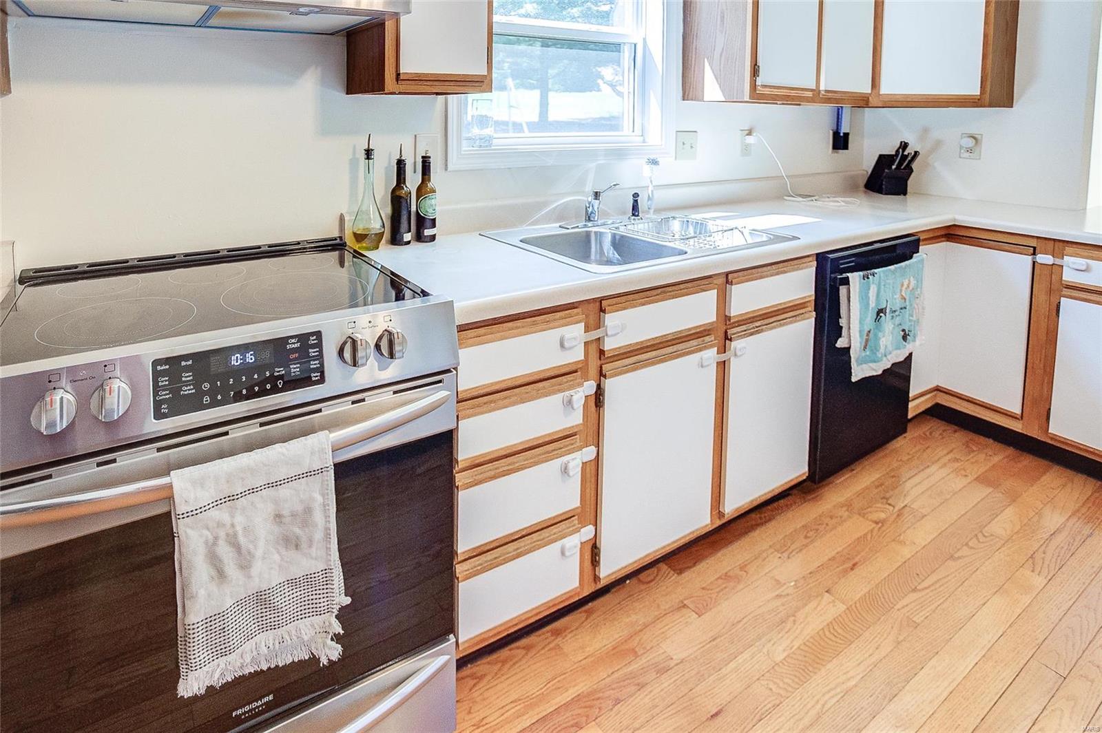 1301 Fox Lake Drive Godfrey, IL 62035 - Photo 11 of 59