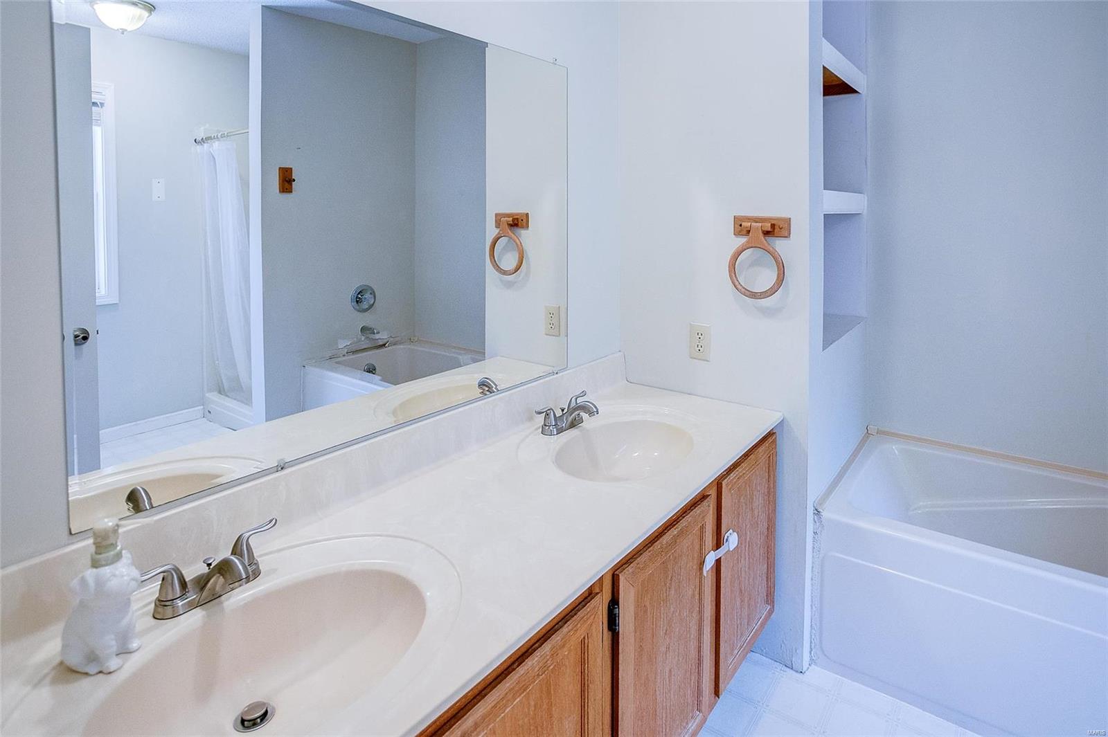 1301 Fox Lake Drive Godfrey, IL 62035 - Photo 27 of 59