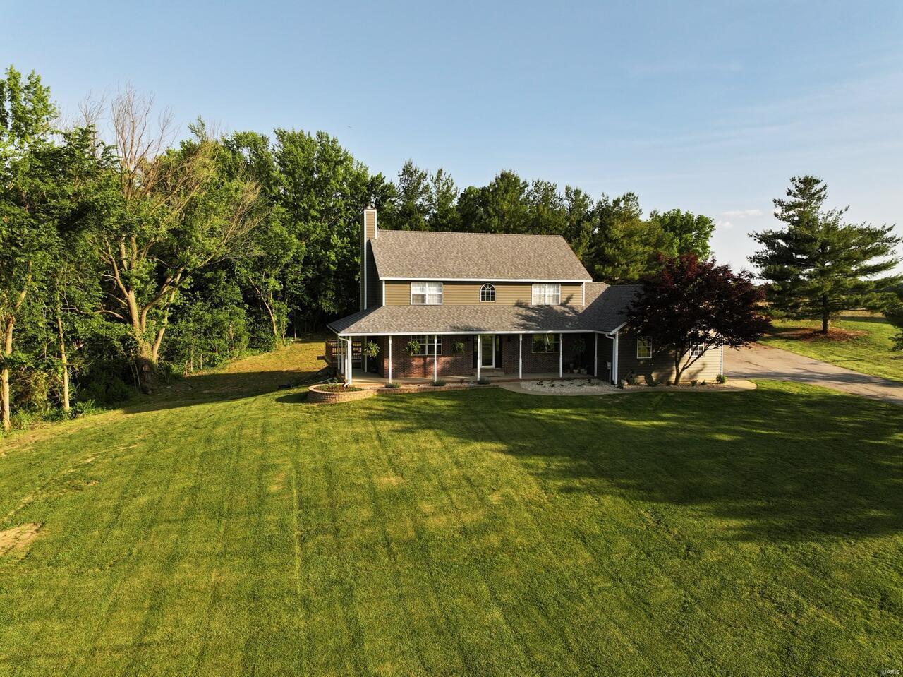 1301 Fox Lake Drive Godfrey, IL 62035 - Photo 4 of 59