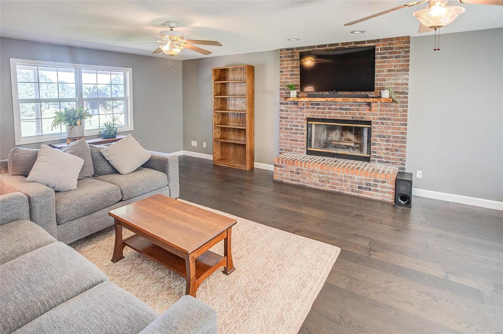 1301 Fox Lake Drive Godfrey, IL 62035 - Photo 9 of 59