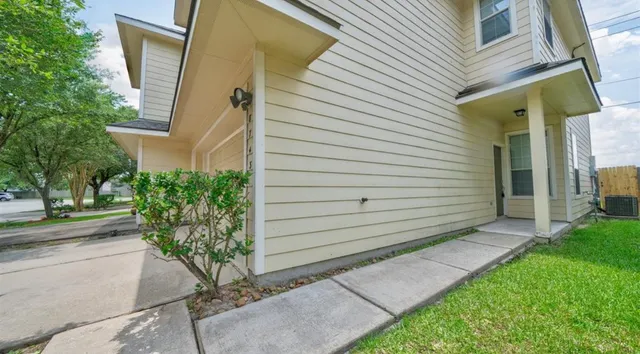 $1,800 | 8743 Thistlemoor Lane, Houston, TX 77044