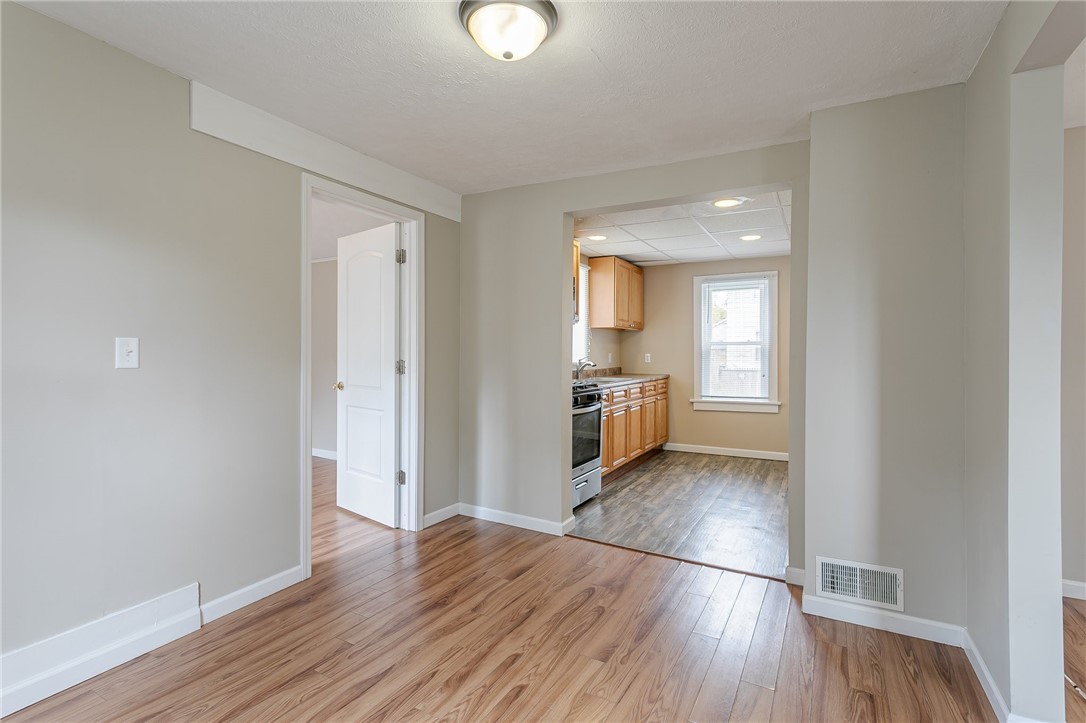 401 Crossfield Road Irondequoit, NY 14609 - Photo 4 of 24