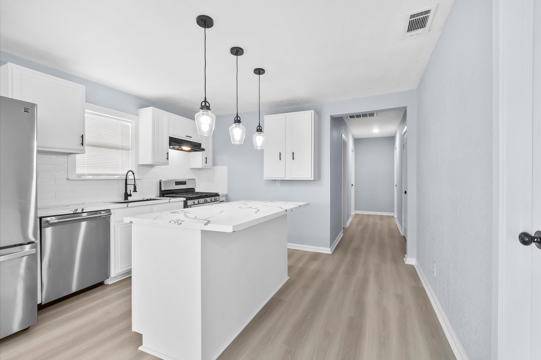 8413 Safeguard Street Houston, TX 77051 - Photo 8 of 22