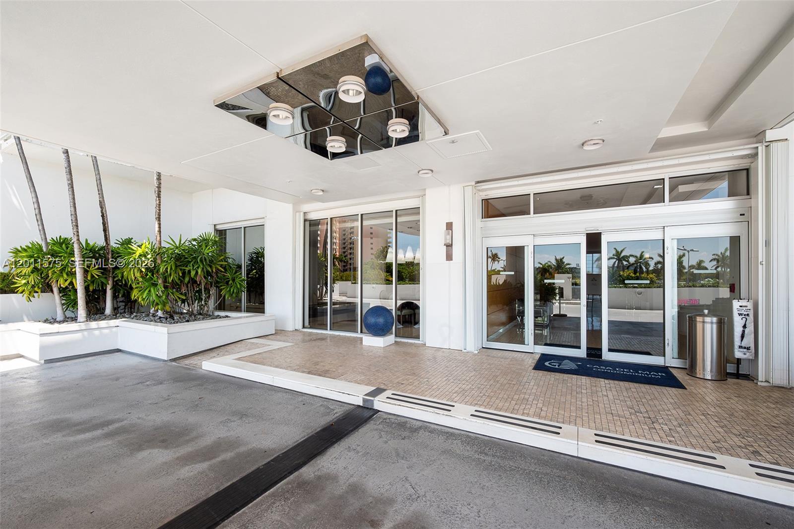 881 Ocean Drive, Unit 7D Key Biscayne, FL 33149 - Photo 12 of 63