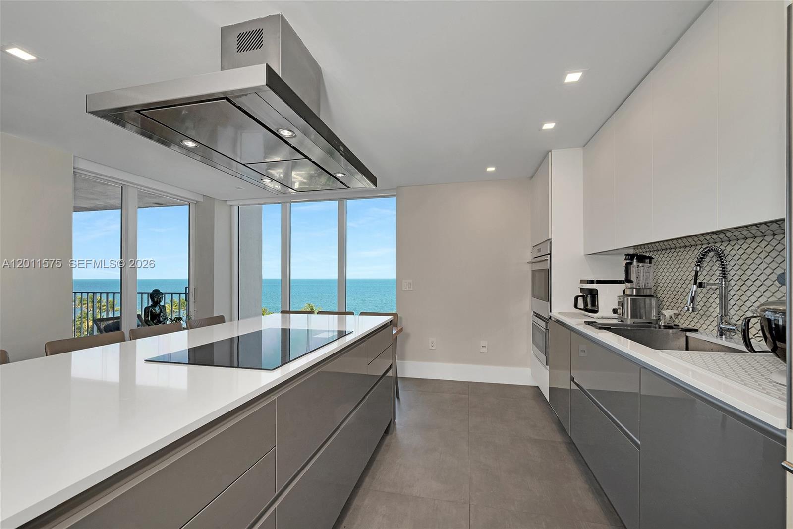 881 Ocean Drive, Unit 7D Key Biscayne, FL 33149 - Photo 19 of 59