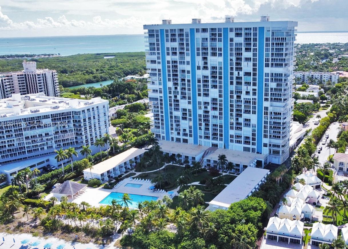 881 Ocean Drive, Unit 7D Key Biscayne, FL 33149 - Photo 2 of 63