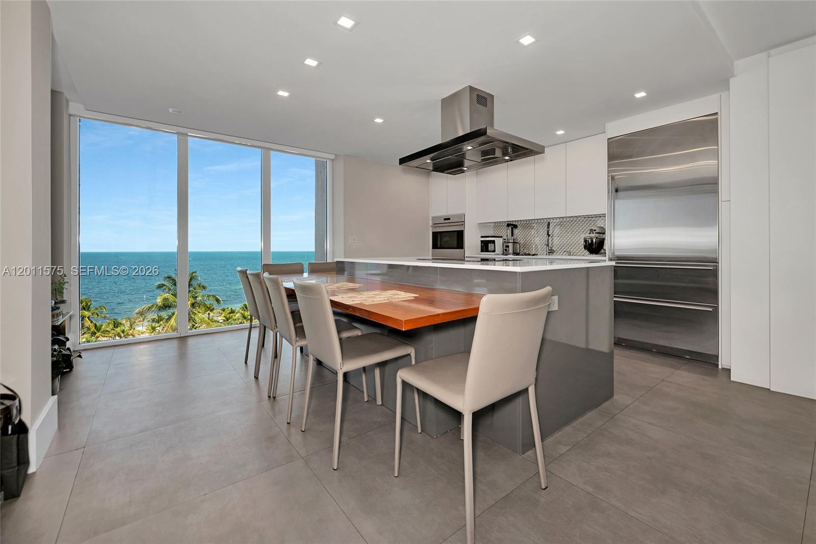 881 Ocean Drive, Unit 7D Key Biscayne, FL 33149 - Photo 21 of 63