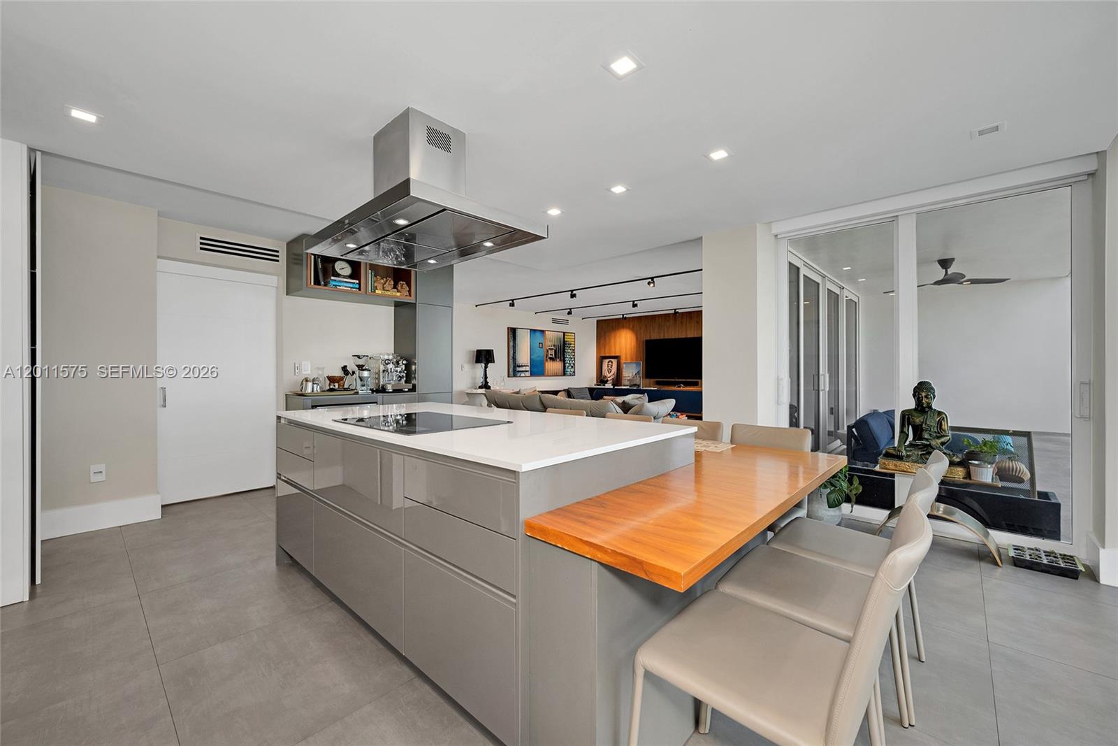 881 Ocean Drive, Unit 7D Key Biscayne, FL 33149 - Photo 24 of 63