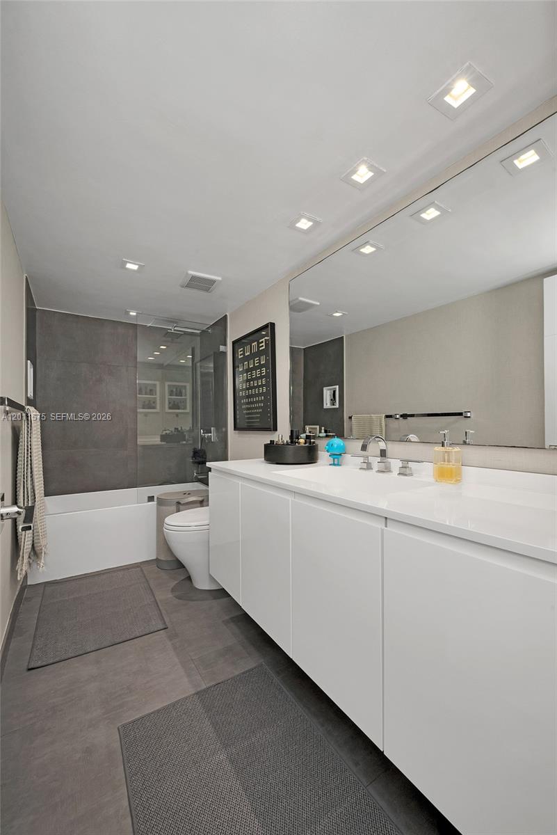 881 Ocean Drive, Unit 7D Key Biscayne, FL 33149 - Photo 30 of 59