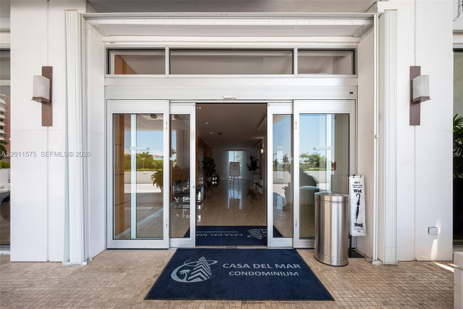 881 Ocean Drive, Unit 7D Key Biscayne, FL 33149 - Photo 4 of 63